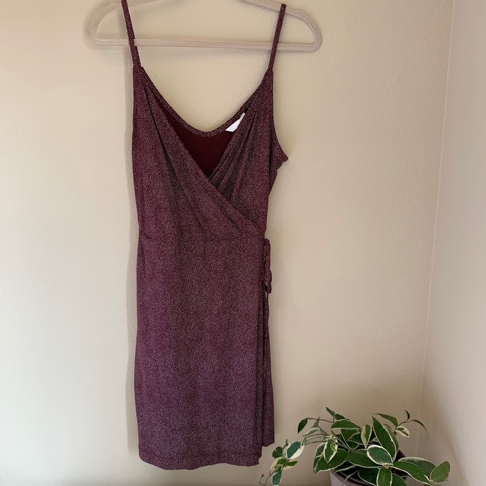H&M POLKA DOT WRAP DRESS MAROON